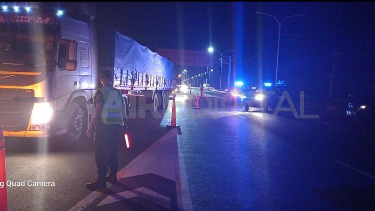 El tránsito estuvo intervenido durante una hora por el accidente.