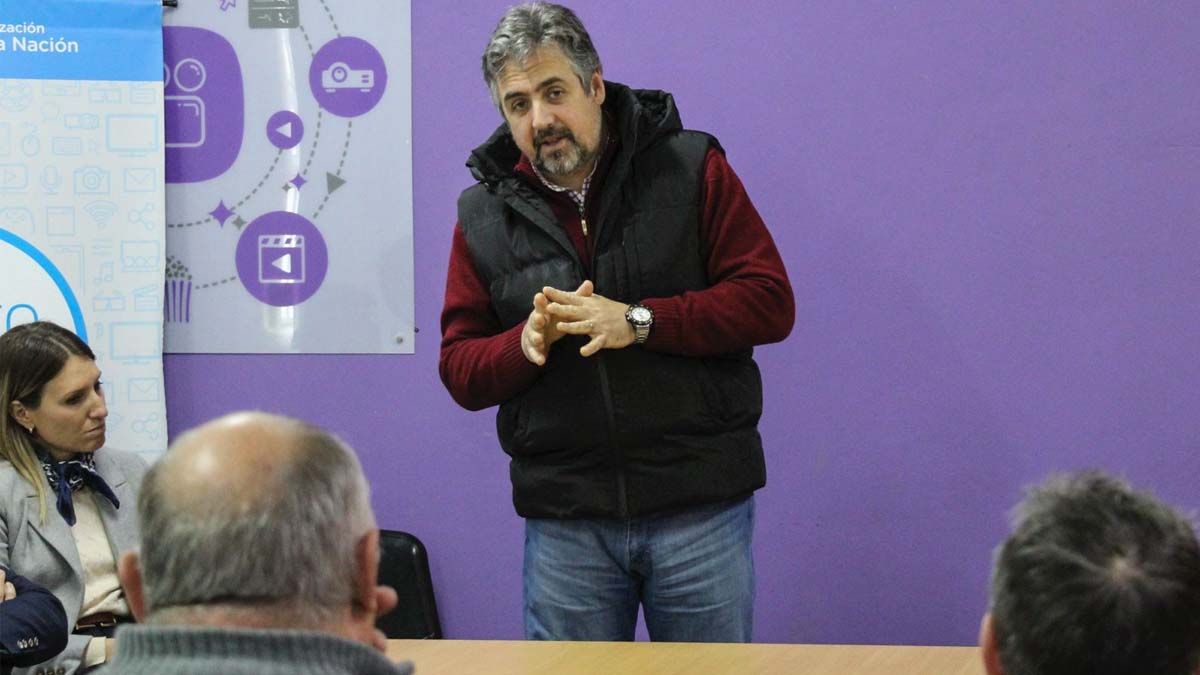 El ministro Pablo Cococcioni encabezó la inauguración de los Centros de Denuncia 911 en el departamento de Garay. El ministro Pablo Cococcioni encabezó la inauguración de los Centros de Denuncia 911 en el departamento de Garay.