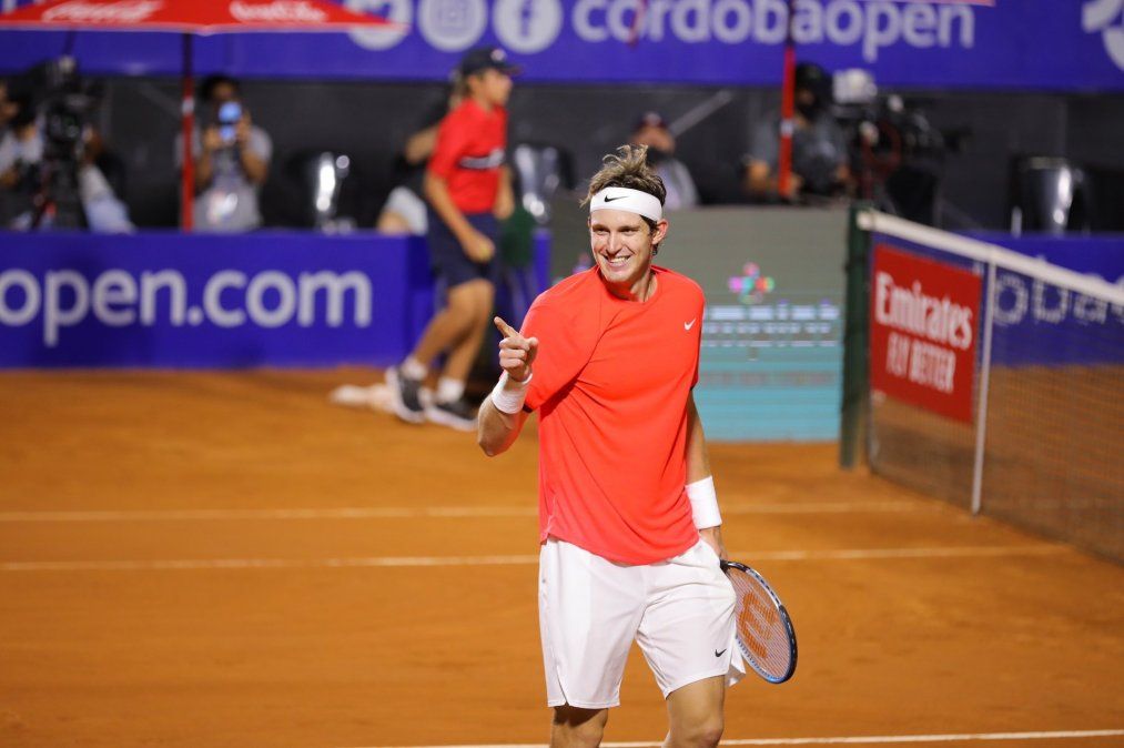 Nicolás Jarry se repuso a tiempo y venció al español Jaume Munar para avanzar a segunda ropnda del Córdoba Open.