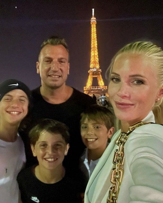 Maxi López disfruta de París junto a su pareja e hijos. 