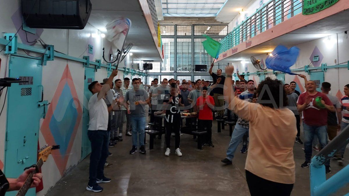 Los presos del pabellón 20 de Piñero entonan canciones religiosas