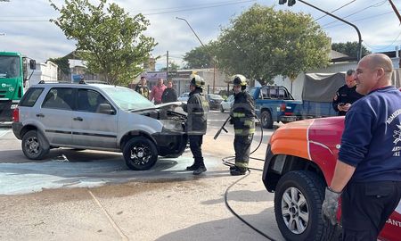 Incendio de una camioneta: habló el empleado del vivero que lo sofocó Incendio de una camioneta: habló el empleado del vivero que lo sofocó