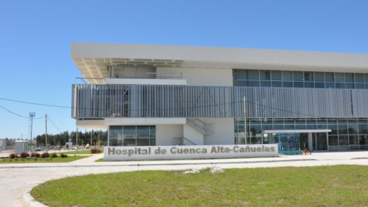 Elsa fue inoculada en el Hospital de Cuenca Alta Néstor Kirchner SAMIC de Cañuelas por la enfermera María de los Ángeles Martínez.