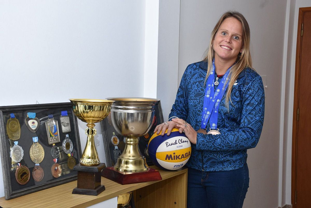 La santafesina Virginia Zonta, embajadora de los juegos y deportista olímpica de la disciplina, anticipó detalles del certamen que se desarrollará en el Picadero del Predio Ferial Parque Independencia de Rosario. La santafesina Virginia Zonta, embajadora de los juegos y deportista olímpica de la disciplina, anticipó detalles del certamen que se desarrollará en el Picadero del Predio Ferial Parque Independencia de Rosario.