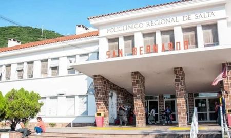 El disparo se produjo de manera accidental mientras el hombre de 40 años manipulaba un revólver en el marco de la celebración navideña. El disparo se produjo de manera accidental mientras el hombre de 40 años manipulaba un revólver en el marco de la celebración navideña.