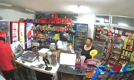 insolito robo en tucuman: pase mami, estamos robando no le vamos a hacer nada insolito robo en tucuman: pase mami, estamos robando no le vamos a hacer nada