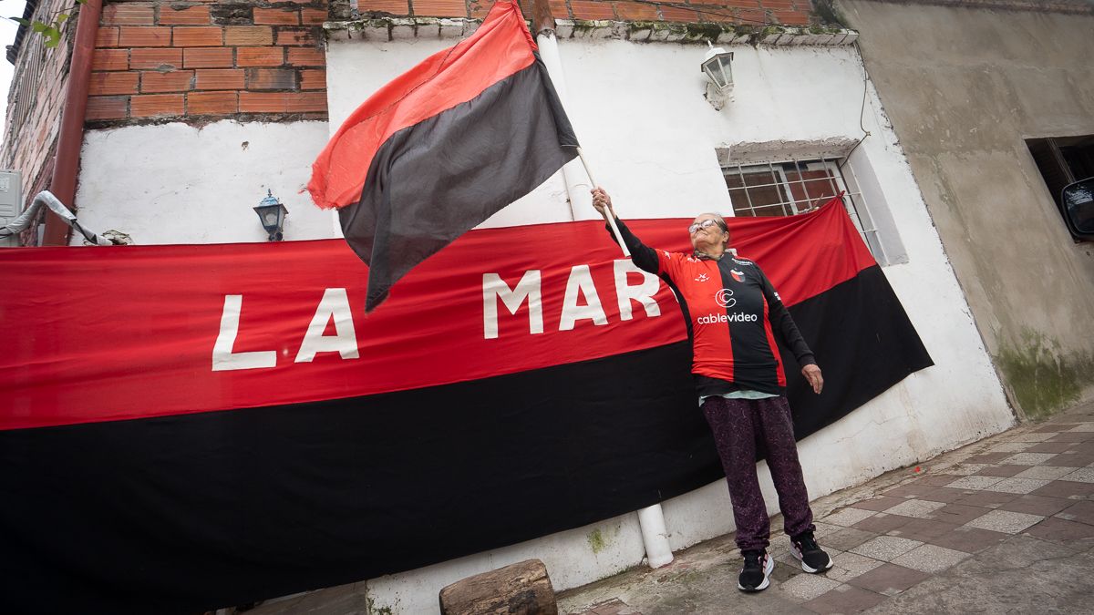 La Marga, bandera en mano y una promesa pendiente detrás. La Marga, bandera en mano y una promesa pendiente detrás.