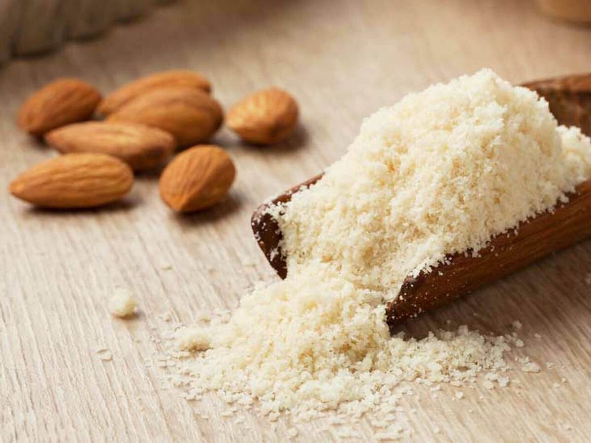 La harina de almendras se utiliza para una gran variedad de platos y es naturalmente sin gluten. La harina de almendras se utiliza para una gran variedad de platos y es naturalmente sin gluten.
