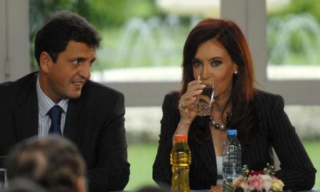 cristina kirchner y sergio massa tuvieron su primer acercamiento de campana en las redes cristina kirchner y sergio massa tuvieron su primer acercamiento de campana en las redes