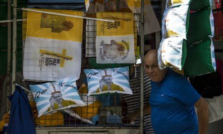 todo listo para la llegada del papa francisco a chile