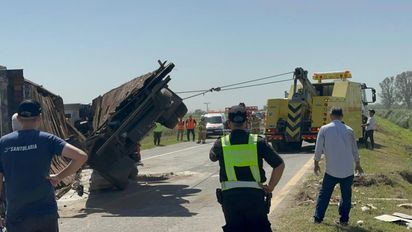 Caos en la Autovía 19: un camión volcado dejó la ruta cerrada durante 10 horas