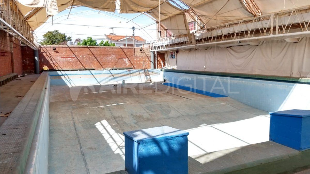 La pileta del Club Unión de Santo Tomé no pudo funcionar en el invierno ya que no estaba habilitada por la pandemia y los costos de climatización son muy altos.