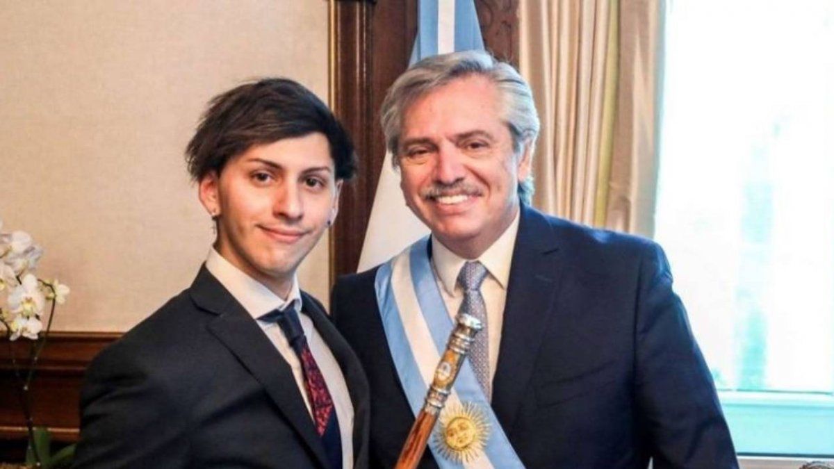 Estanislao Fernández junto a su papá.