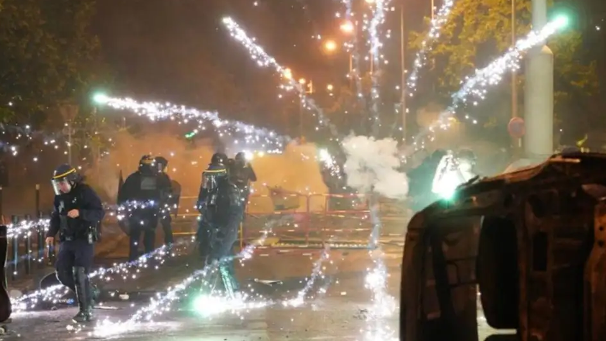 Unos 45 mil policías y miembros de gendarmería salieron a las calles la noche anterior y posterior al 14 de julio.