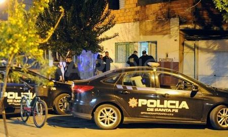 Homicidio en Rosario: encontraron muerto a balazos a un hombre dentro de un automóvil Homicidio en Rosario: encontraron muerto a balazos a un hombre dentro de un automóvil