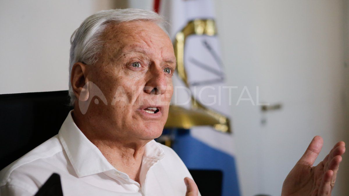 El ministro Parola enfrenta rumores de renuncia a pesar de que la provincia viene logrando resultados positivos en la lucha contra el covid.