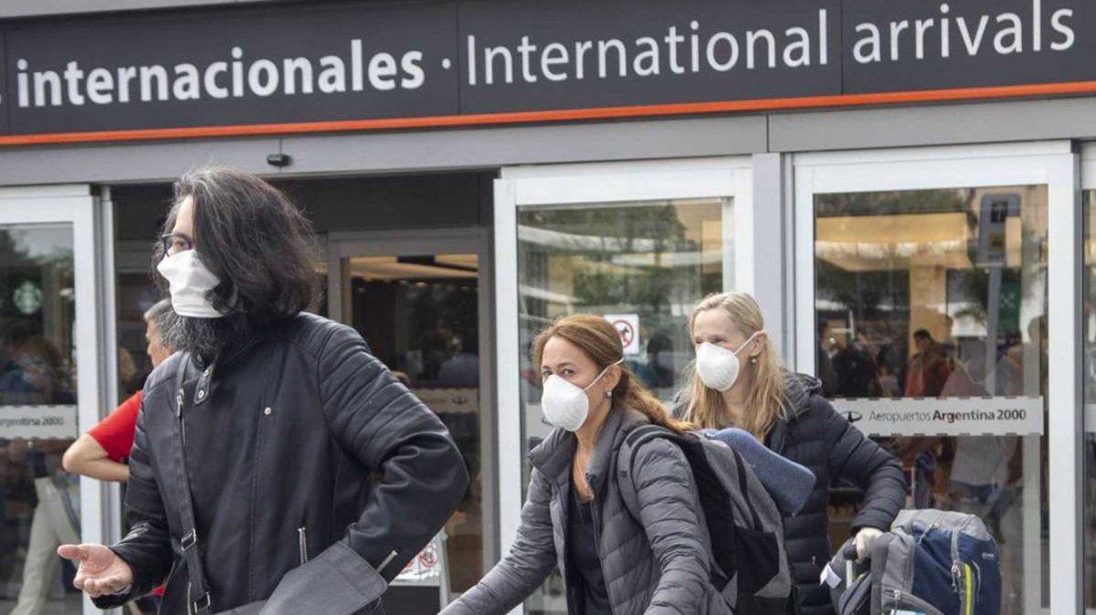 Los argentinos varados en el exterior no serán repatriados y deberán esperar para regresar al país.