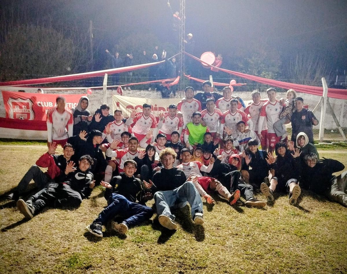 Atlético Floresta goleó 5 a 0 a Don Salvador por el ascenso de Liga Santafesina.