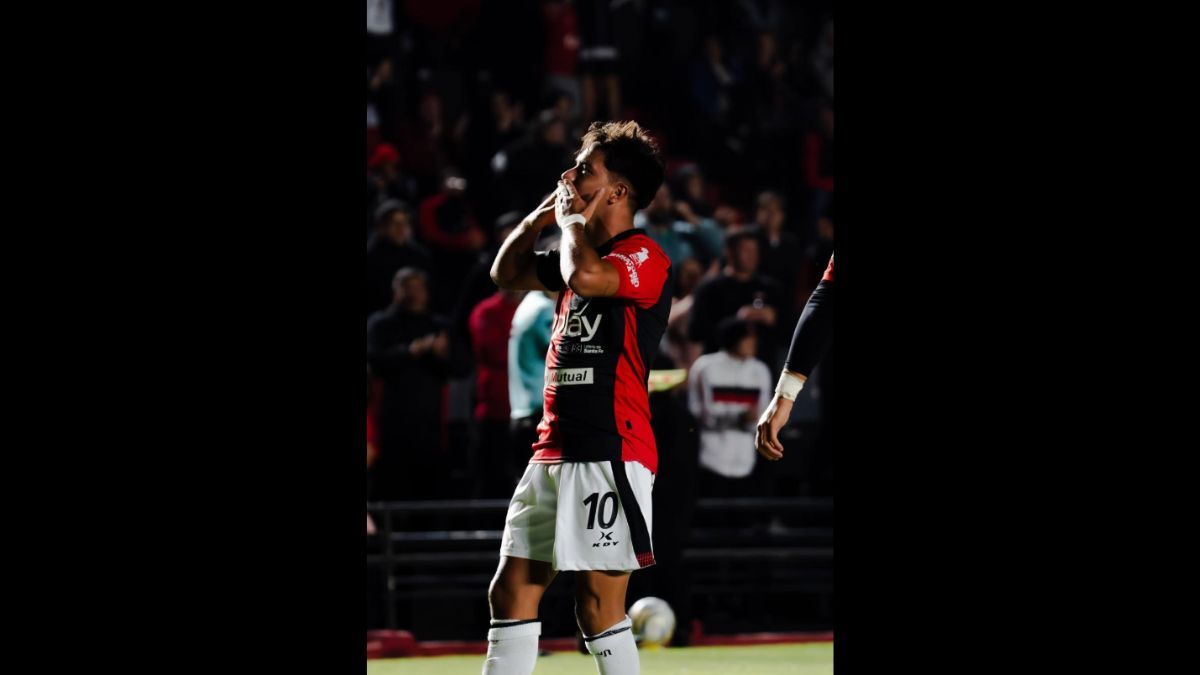 Nacho Lago, la figura de Colón que se convirtió en el primer futbolista argentino en presentar públicamente un novio.