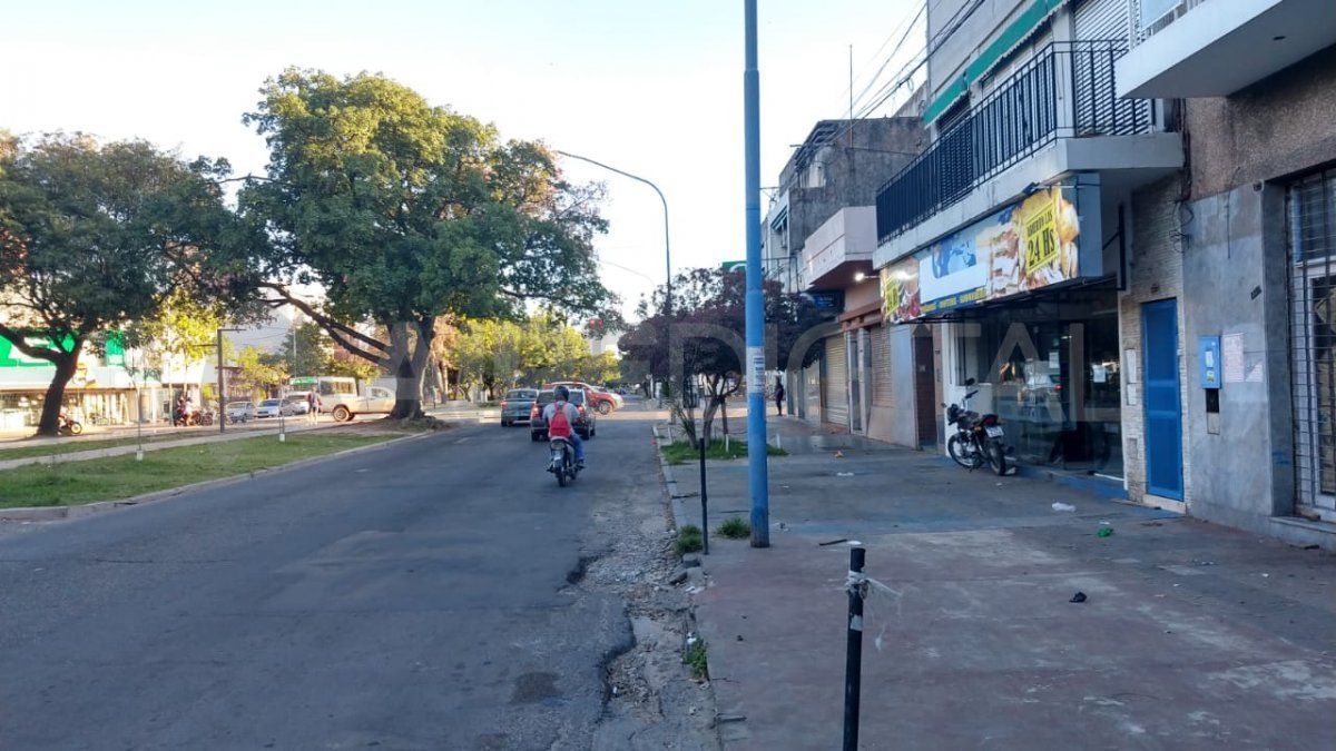 Luego del robo el acusado se dio a la fuga siendo aprehendido a una cuadra del comercio.