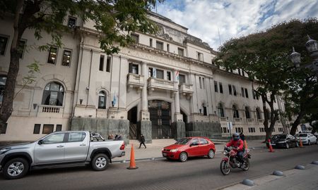 La renovación de la Corte Suprema de Santa Fe se hará en dos etapas. La renovación de la Corte Suprema de Santa Fe se hará en dos etapas.