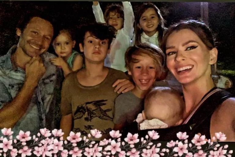 La familia ensamblada de la China Suárez y Benjamín Vicuña.