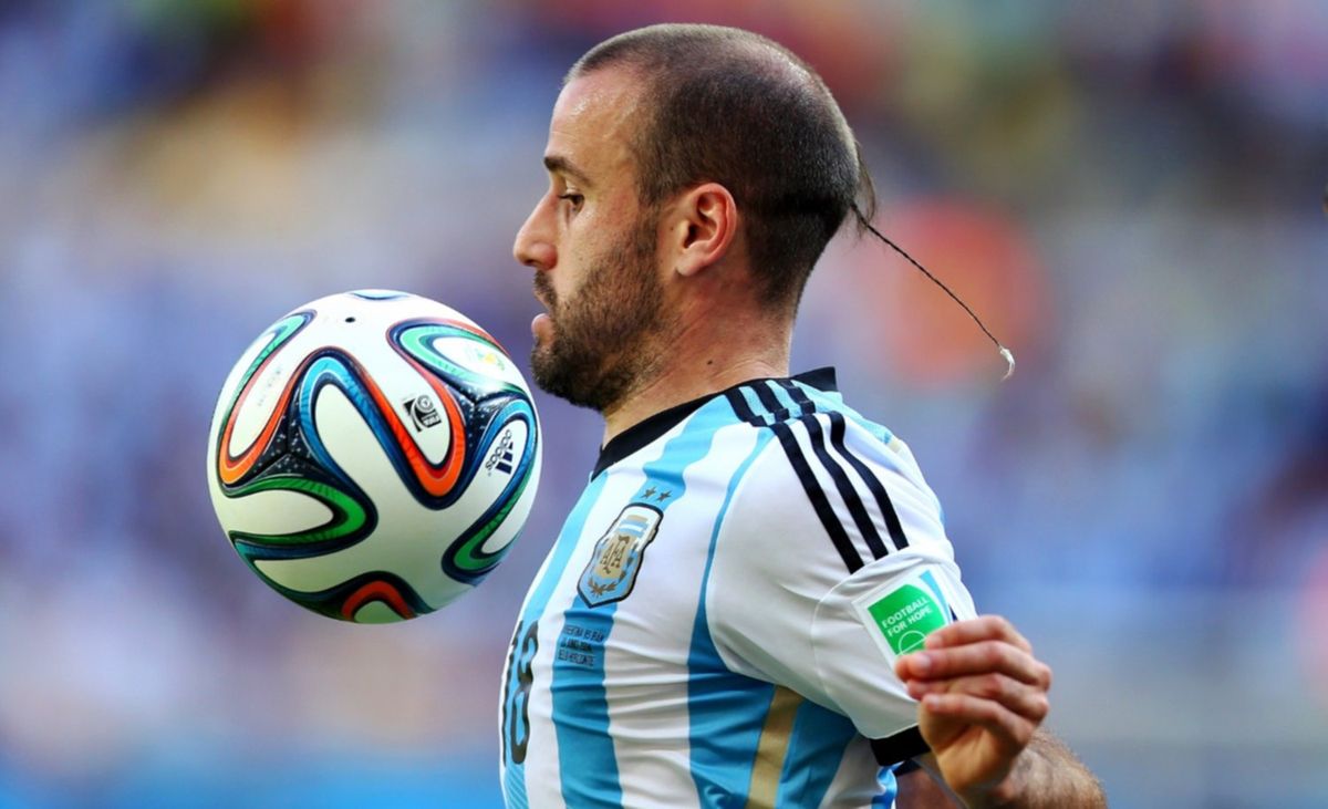 El ex jugador de la selección Argentina, Rodrigo Palacio, se sumó a las donaciones a Bahía Blanca. El ex jugador de la selección Argentina, Rodrigo Palacio, se sumó a las donaciones a Bahía Blanca.