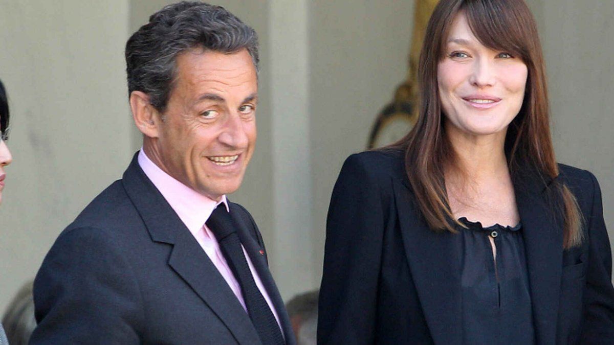 Nicolas Sarkozy y su pareja, la exmodelo Carla Bruni.