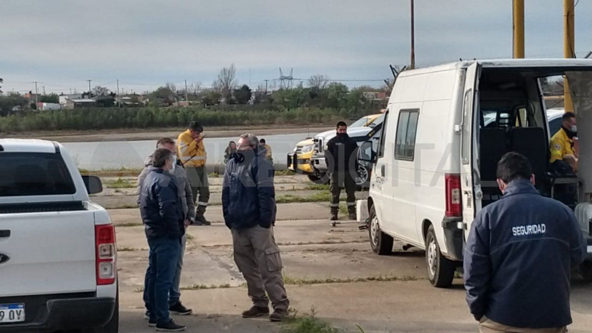Con lanchas y un avión se realiza un operativo de control para prevenir futuros focos ígneos.