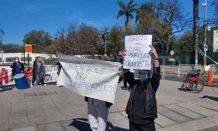 trabajadores de la salud se manifestaron frente al cullen para pedir la reapertura de paritarias trabajadores de la salud se manifestaron frente al cullen para pedir la reapertura de paritarias
