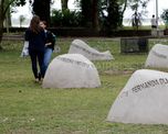 un memorial para recordar a las victimas de femicidios en santa fe
