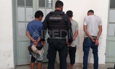 Uno de los hombres detenidos en Belgrano y Alem se había fugado de la subcomisaría 2ª de Santa Rosa de Lima el último 28 de febrero. Uno de los hombres detenidos en Belgrano y Alem se había fugado de la subcomisaría 2ª de Santa Rosa de Lima el último 28 de febrero.