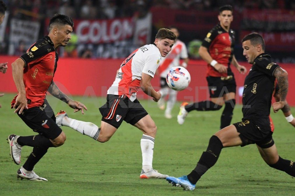 Julián Álvarez estuvo imparable la noche del 18 de diciembre de 2021. Julián Álvarez estuvo imparable la noche del 18 de diciembre de 2021.