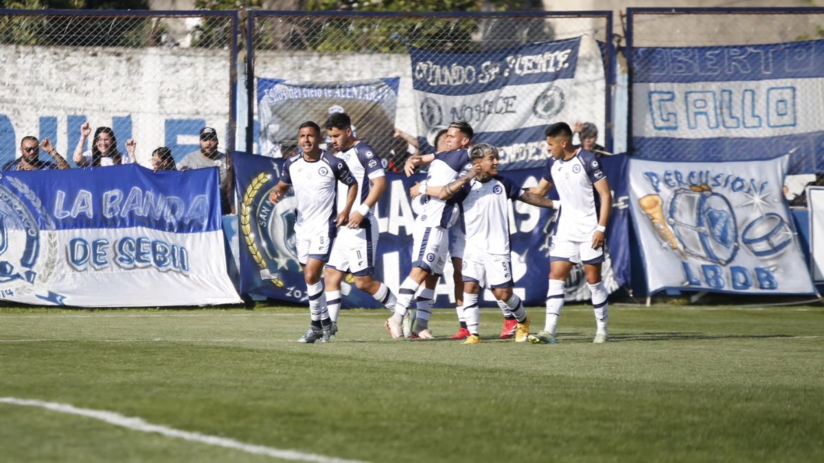 Se reveló el motivo por el cual Aprevide sancionó duramente a un equipo del ascenso del fútbol argentino. Se reveló el motivo por el cual Aprevide sancionó duramente a un equipo del ascenso del fútbol argentino.