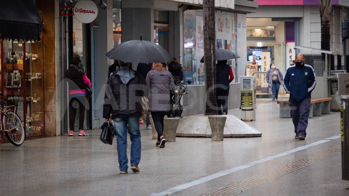 La incertidumbre económica y cambiaria golpea con fuerza al comercio minorista de Santa Fe.