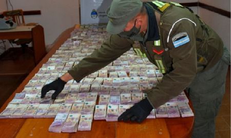 gendarmeria detecto un posible trafico de divisas en dos procedimientos en cordoba y salta gendarmeria detecto un posible trafico de divisas en dos procedimientos en cordoba y salta