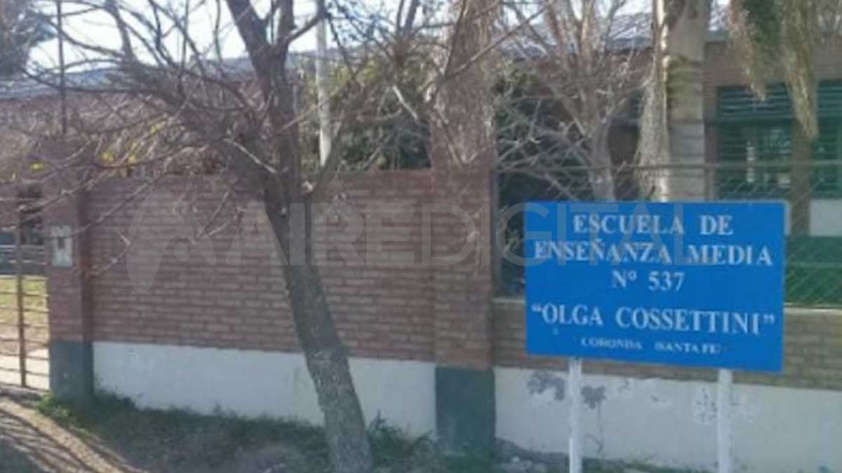 Alumnos y alumnas que terminan 5to. año en la Escuela N° 537 Olga Cossettini de Coronda denunciaron una estafa por parte de una firma santafesina