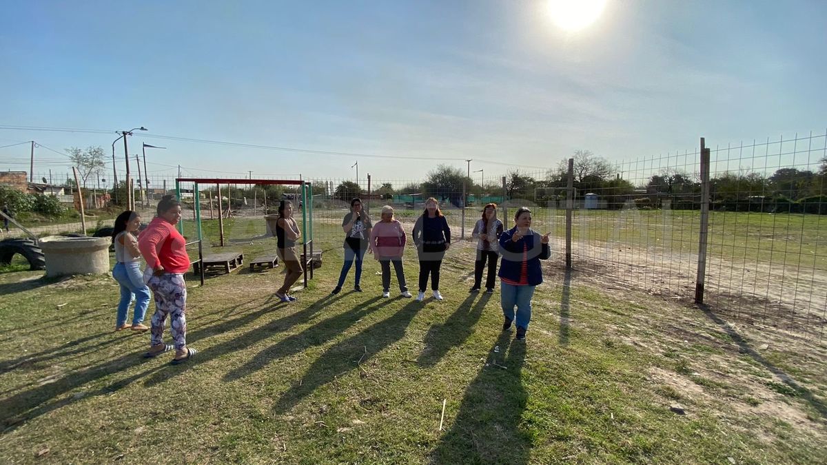 Vecinos de Barrio Cabal se manifestaron por el cercamiento de un terreno en el que se hará una obra pública nacional.