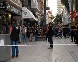 Al arbolito lo daban por perdido y lo encontraron en un local de ropa de la peatonal de Santa Fe. Al arbolito lo daban por perdido y lo encontraron en un local de ropa de la peatonal de Santa Fe.