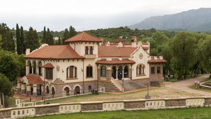 Escapada a un castillo europeo escondido en Córdoba a los pies del Uritorco