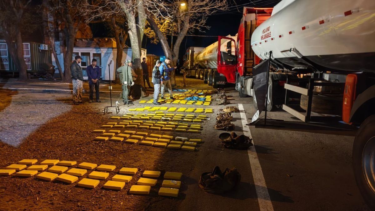 El hallazgo de los paquetes de cocaína a cargo de la Gendarmería Nacional