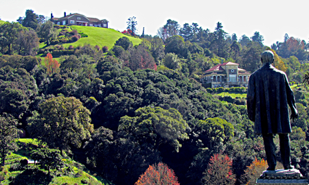 Villa Nougués cuenta con casonas de piedras y numerosos senderos naturales para una escapada de aventura. Villa Nougués cuenta con casonas de piedras y numerosos senderos naturales para una escapada de aventura.