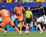 La Selección de Ecuador no pudo abrir el marcador a pesar de acumular llegadas de riesgo e incluso tener tres disparos en los palos y perdió sobre la hora por 1-0 con Costa de Marfil. La Selección de Ecuador no pudo abrir el marcador a pesar de acumular llegadas de riesgo e incluso tener tres disparos en los palos y perdió sobre la hora por 1-0 con Costa de Marfil.