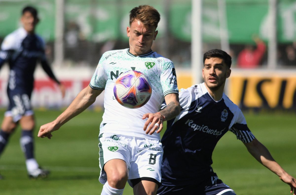 El Lobo terminó con uno menos por la expulsión de Eric Ramírez a los 48 minutos del segundo tiempo tras la intervención del VAR