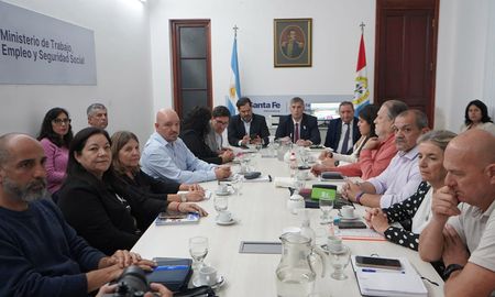 para los gremios docentes, la oferta del gobierno esta muy lejos de las expectativas para los gremios docentes, la oferta del gobierno esta muy lejos de las expectativas