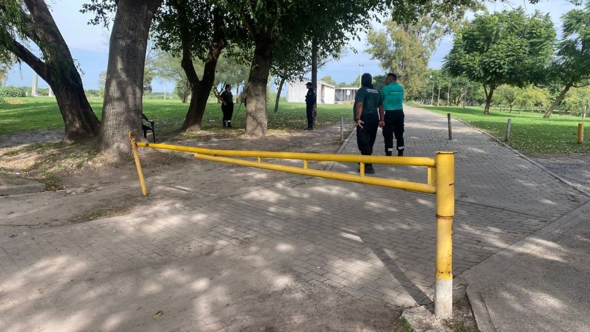 Personal de la Guardia de Seguridad Institucional acompaña a la policía en el operativo montado tras el hallazgo del cuerpo Personal de la Guardia de Seguridad Institucional acompaña a la policía en el operativo montado tras el hallazgo del cuerpo