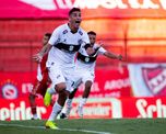 Platense venció 1-0 a Argentino Juniors por la Copa de la Liga, en su vuelta a jugar en Primera División después de 22 años. Platense venció 1-0 a Argentino Juniors por la Copa de la Liga, en su vuelta a jugar en Primera División después de 22 años.