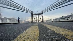 altText(Asaltaron a dos hombres que estaban pescando a metros del Puente Colgante)}