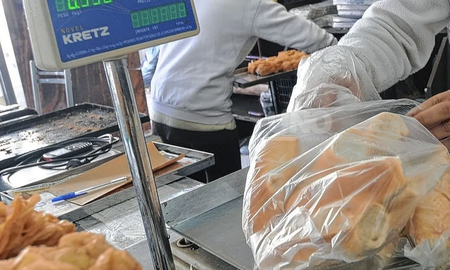 El Gobierno acordaría un subsidio para la harina y el kilo de pan se vendería entre $220 y $270 El Gobierno acordaría un subsidio para la harina y el kilo de pan se vendería entre $220 y $270