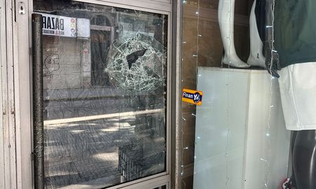 El hombre causó destrozos en un comercio de Santa Fe y fue detenido. El hombre causó destrozos en un comercio de Santa Fe y fue detenido.